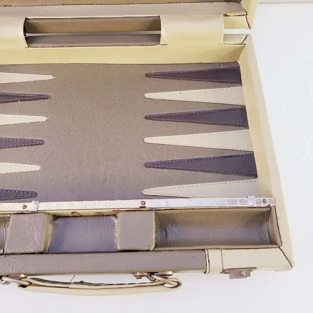 Ames backgammon faux